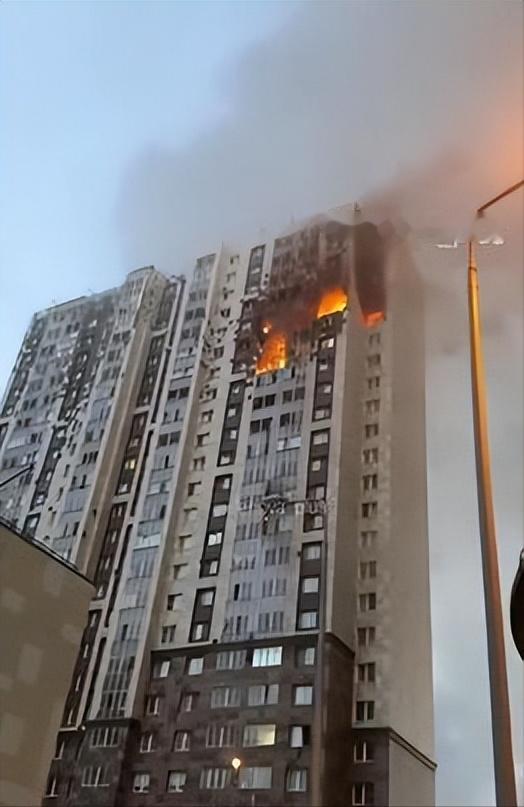头一回！莫斯科遭遇重型巡航导弹突袭！

这算得上是俄乌冲突爆发至今，最打破大家固