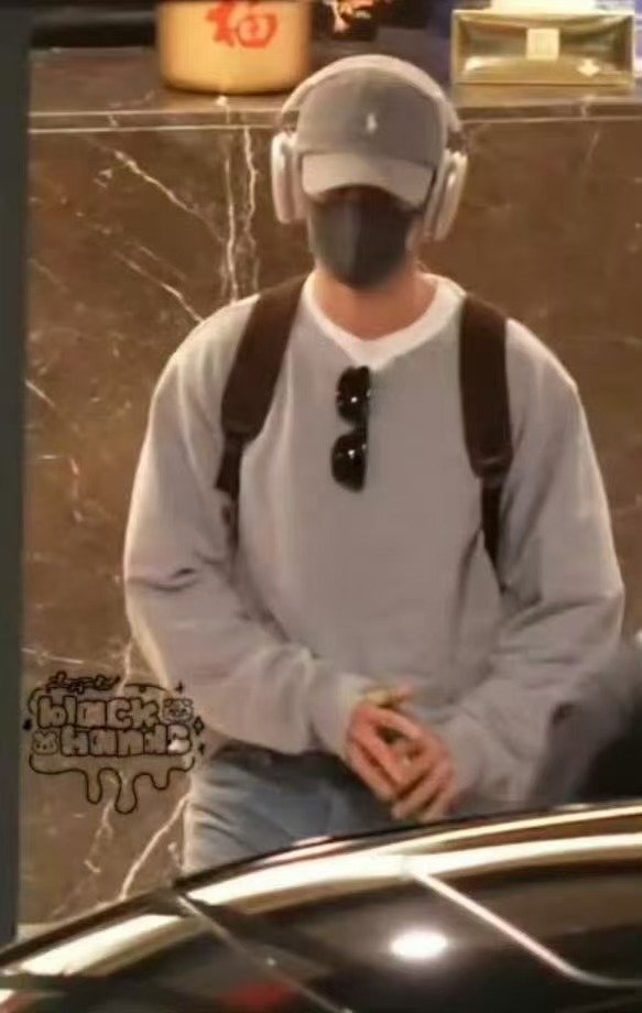 肖战潮酷男大范肖战从时尚之巅到品质盛典肖战从时尚之巅到品质盛典，从米兰到上海，肖