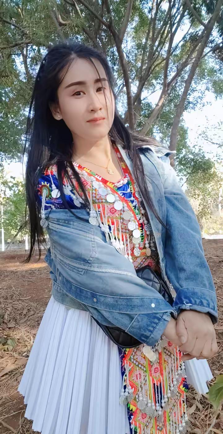 民族服饰穿搭 玫瑰汾酒玫好相汾 总要穿一次民族服饰吧 玫瑰汾酒玫好相汾 民族版多