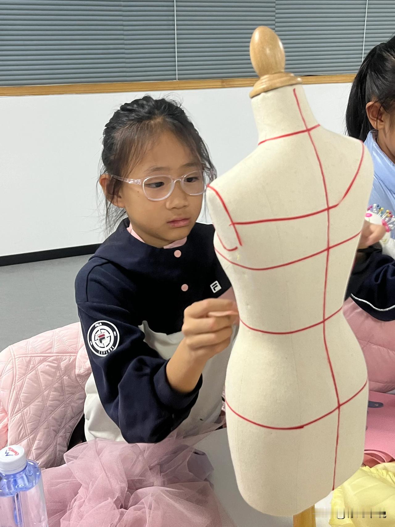  #威海# 
从小种下一颗美的种子
趁现在
姐姐阿姨们一起来吧