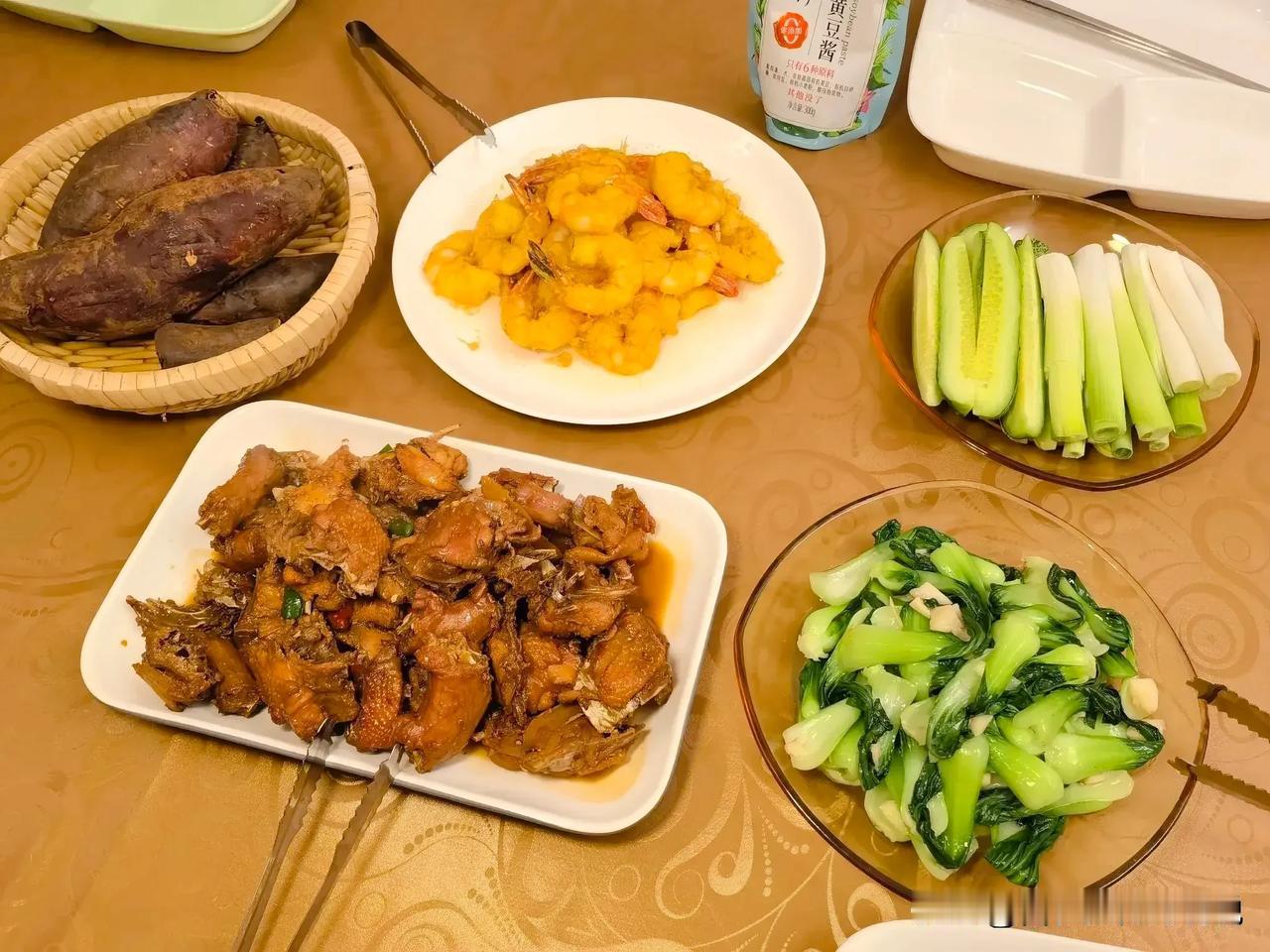 假期第五天，做的都是我亲爱的大闺女爱吃的菜，住校生，一年在家吃饭的日子不多，在家