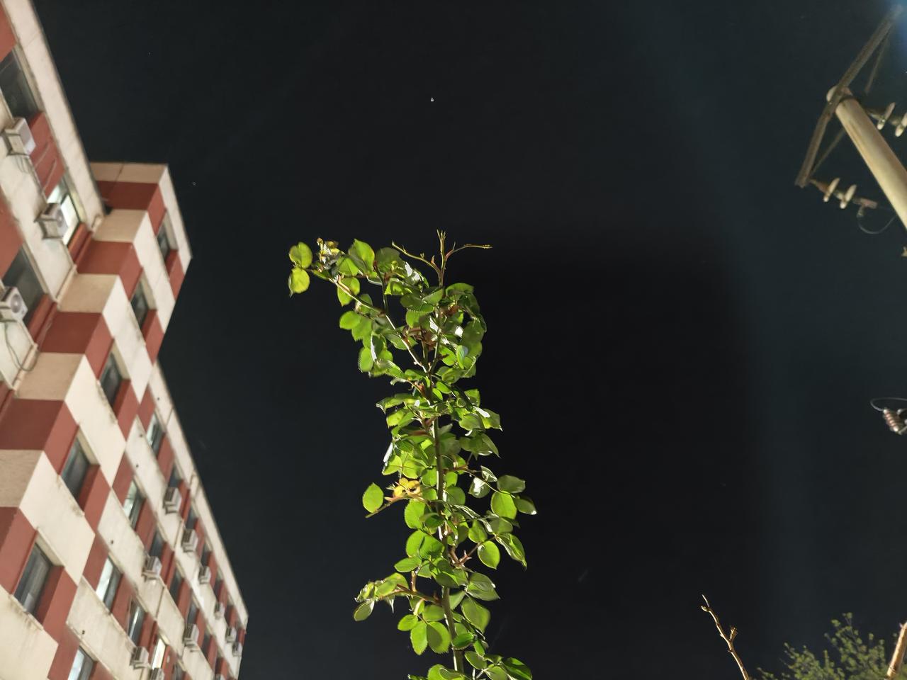 上联：走东南西北路，求下联发春夏秋冬财。