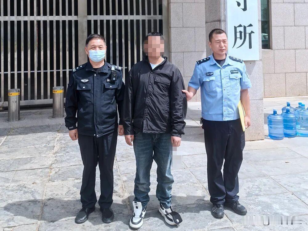 【商丘民辅警快速出击1小时抓获盗窃电动车惯犯】近日，商丘市公安局梁园分局白云派出