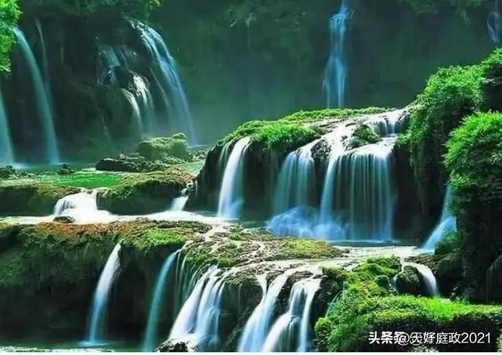 要抓住事物的中心思想，需从观察本质、提炼核心、验证聚焦三步入手。
首先，观察本质