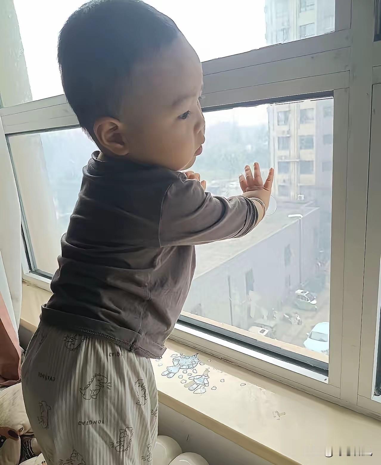 有家有孙，便是人间圆满
 
自从抱上孙子，我才真正明白：一个家，最怕的不是没钱，