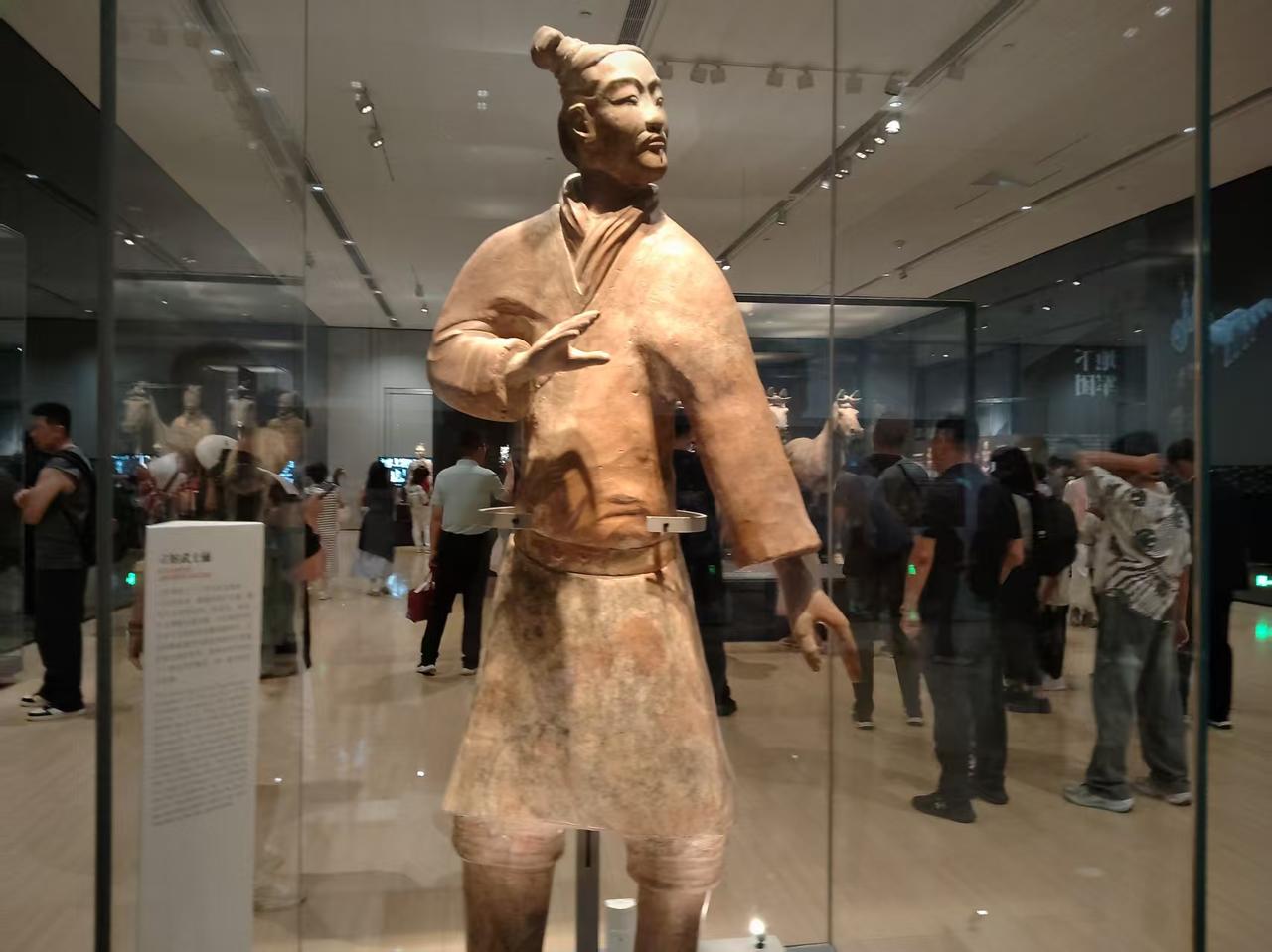 柬:       老泰，泰哥，别打了，我们坐下来聊聊和平的事呗？

泰:    