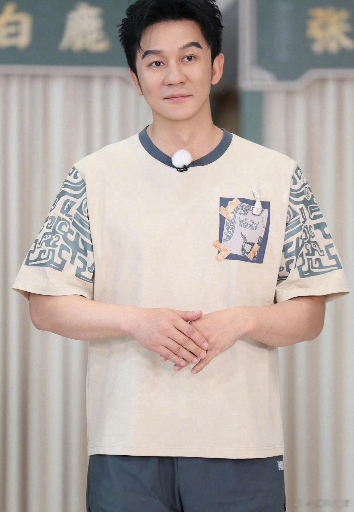 1.李晨本来就是个黑料很多的人，在节目里内涵观众的行为一出，外界直接就把他先前背