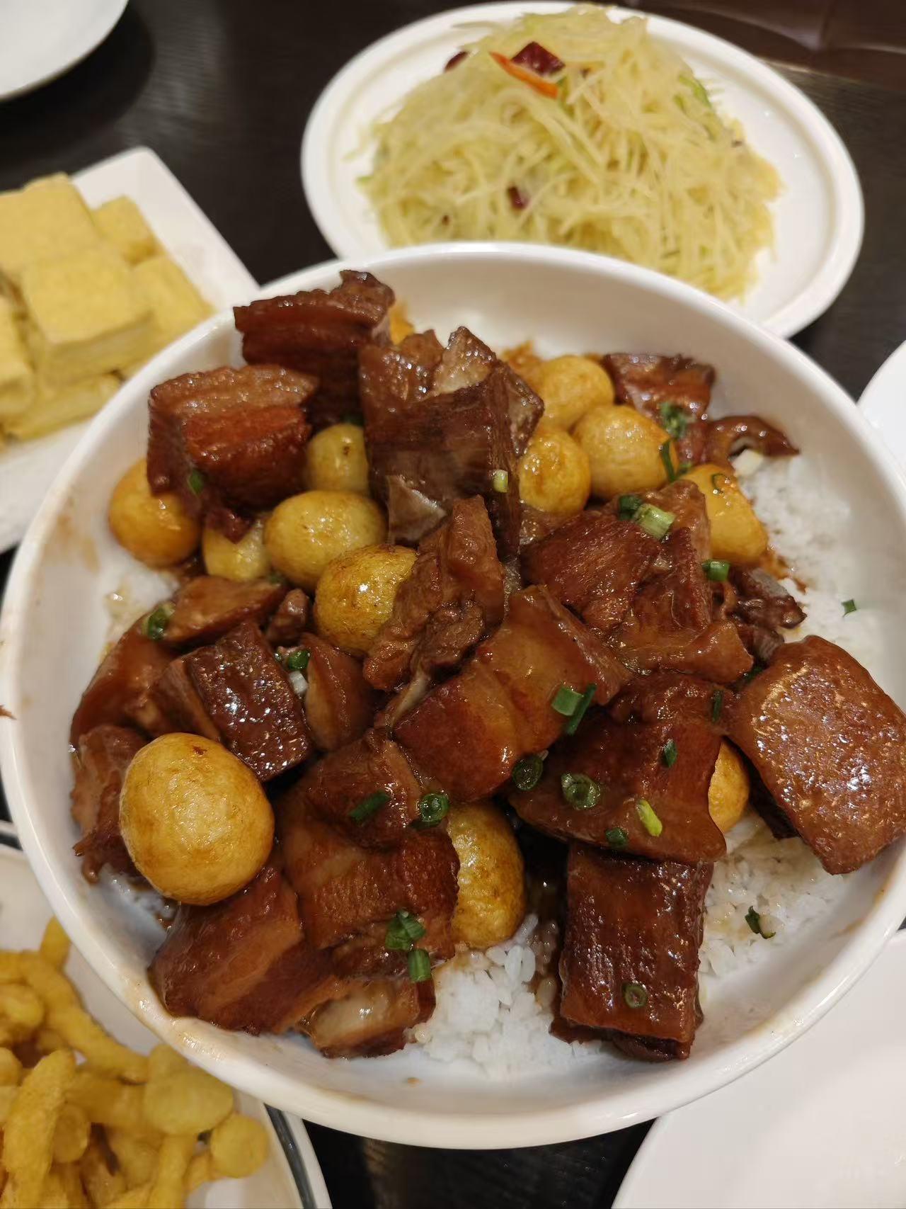 真不敢想象，都这个年代了，居然还有人不缴纳社保，真是想不开呀。
我朋友，才35