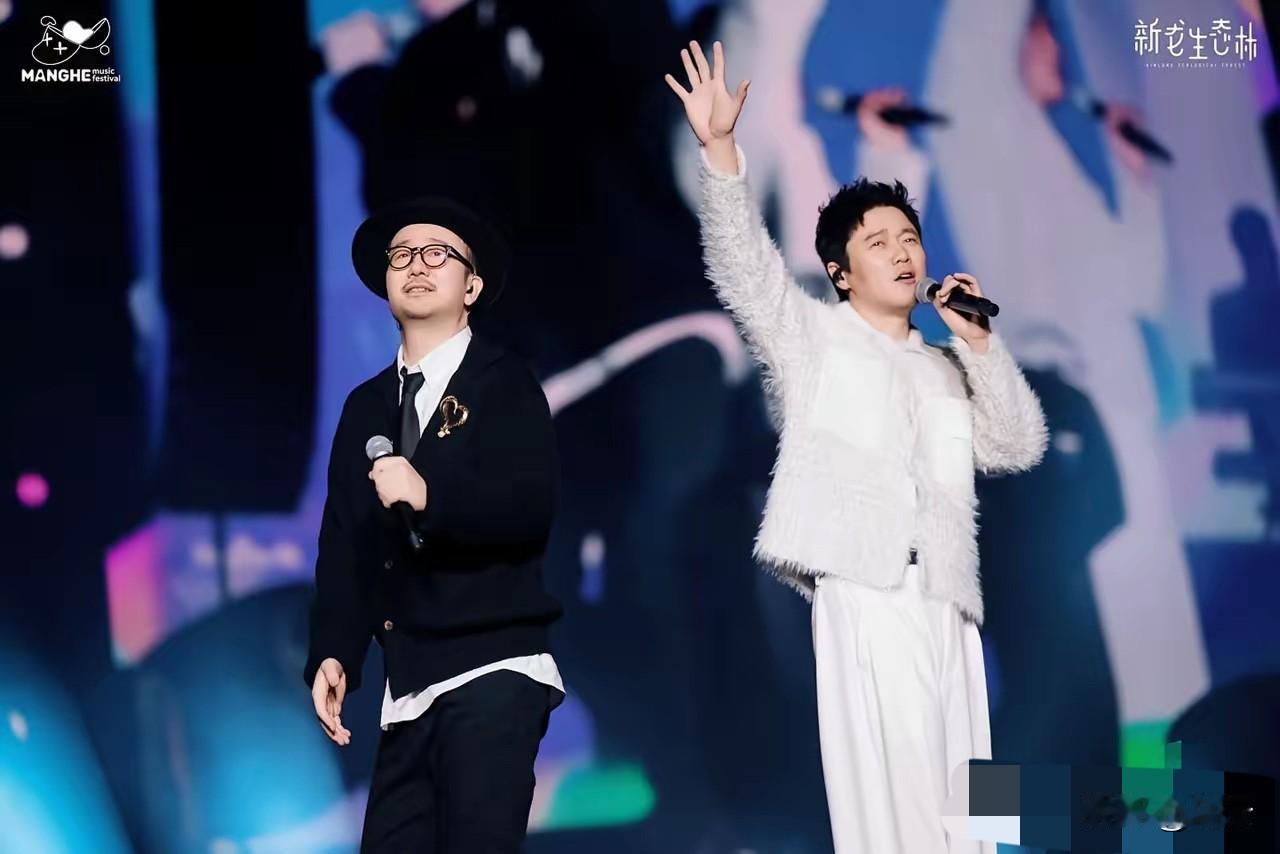 跨年晚会不出意外
​意外还是来了
​这次先上热搜的不是湖南卫视，而是肖战压轴的东