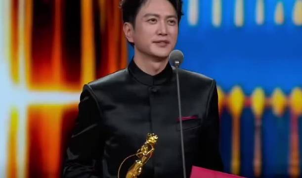 #王仁君飞天奖视帝#恭喜王仁君凭《浴血荣光》斩获飞天奖视帝，盛家长柏金榜题名，实至名归！
