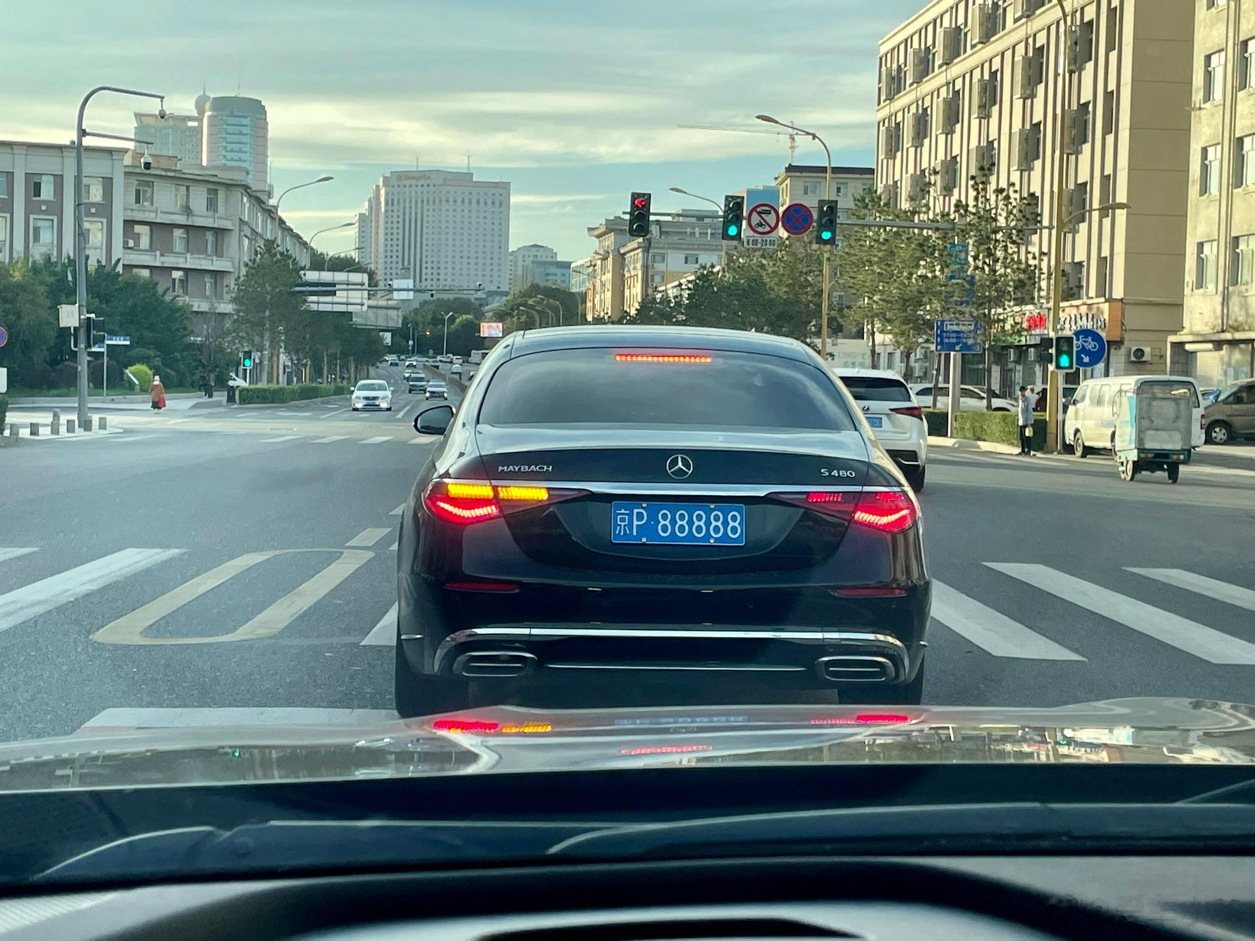 为什么很多人都喜欢同号的车牌，几个不一样的数字，看着不是更有美感吗？ ​​​