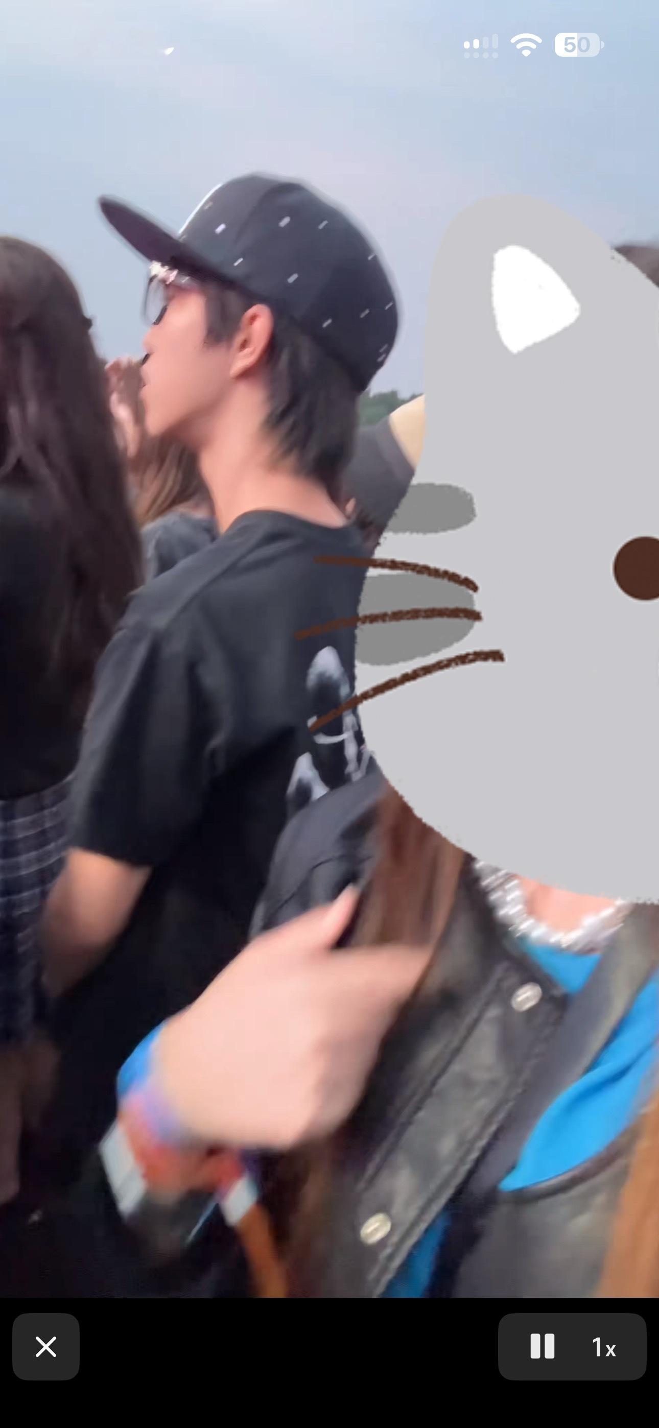 呃…虽然都在时代峰峻但有的人真的很自由。你对得起啵蜜果吗… ​​​