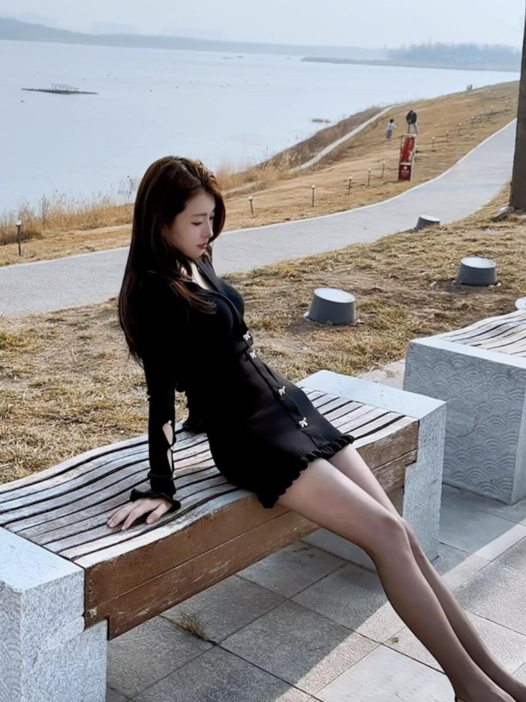 咱来算笔账啊——要是你兜里揣着八万六千四百块，一不留神掉了四百，你会气得把剩下的