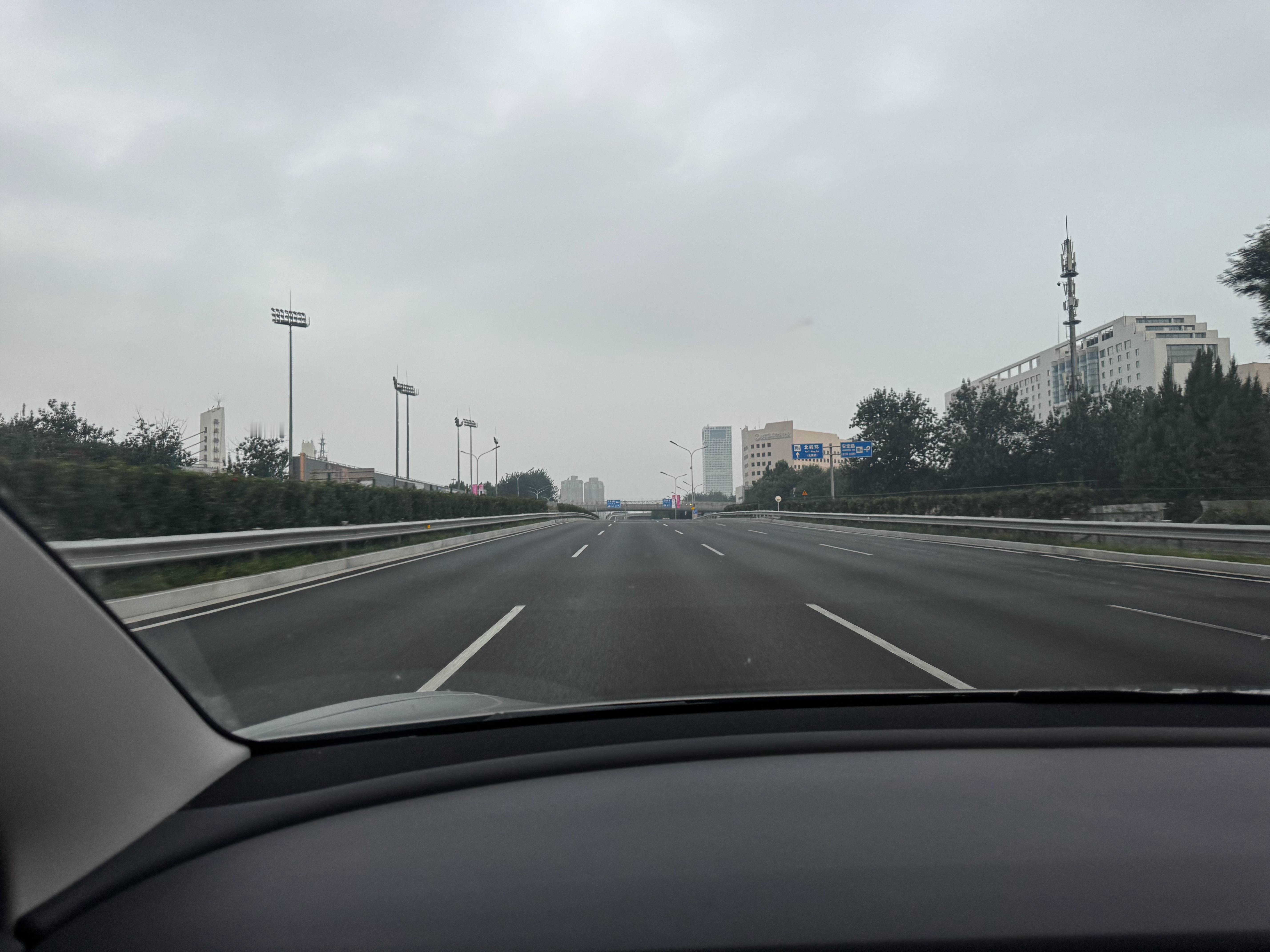 大v聊车 你敢信这是北京的路况？[doge] ​​​