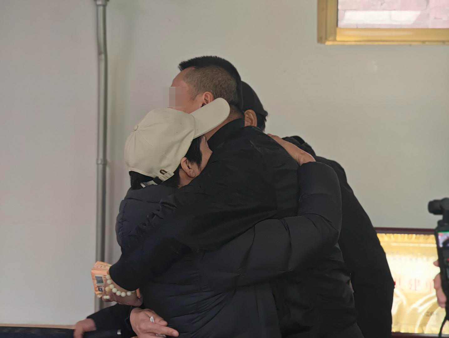 #男子与父母失散30年民警4天助团聚#【男子与父母失散30年 民警4天助一家团聚