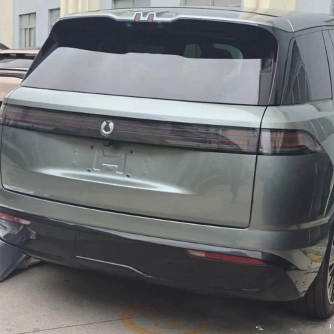 腾势N8中改曝光尾灯连起来了宝马这回能不能长舒一口气