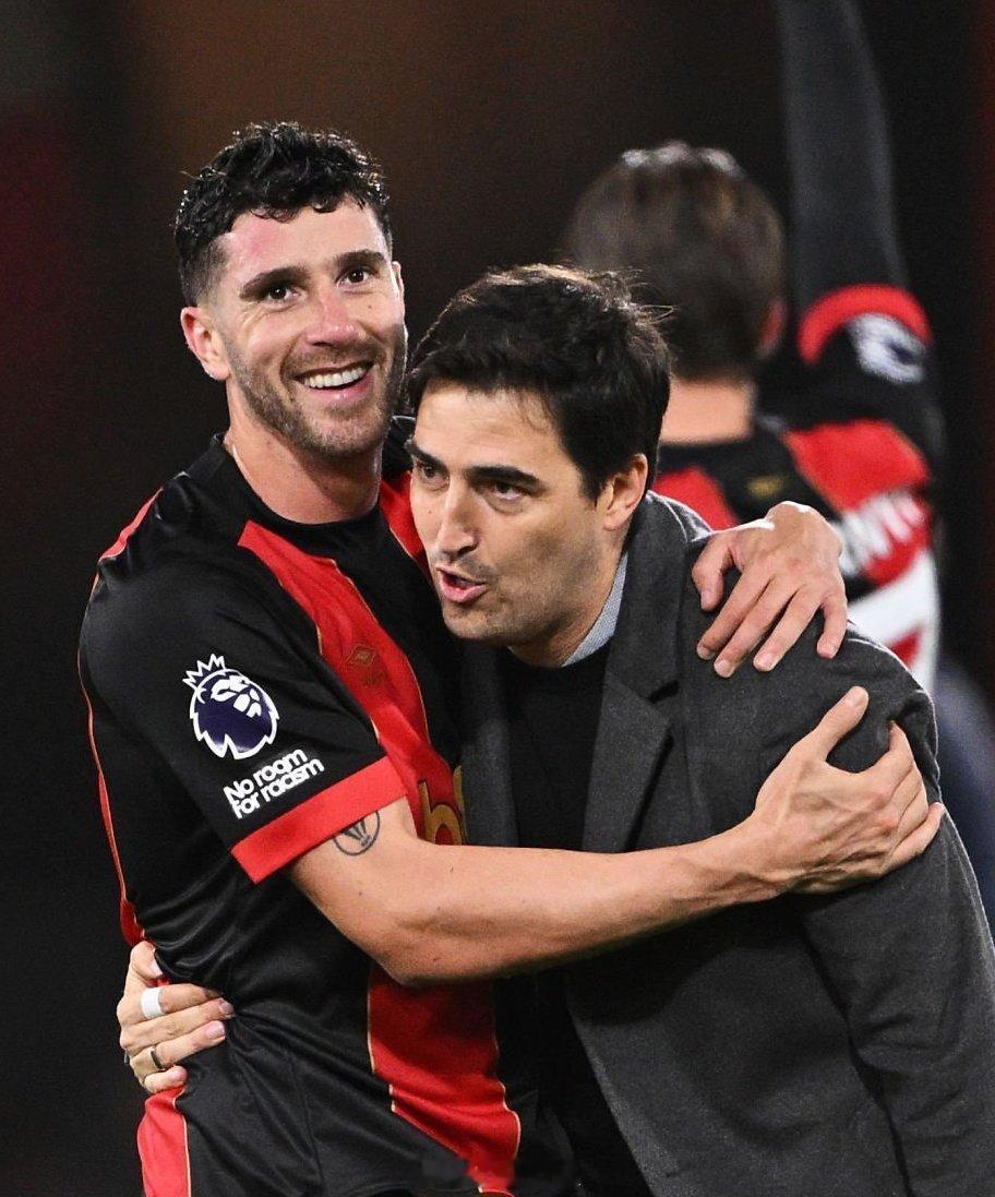 利兹联2比2伯恩茅斯 🅰️🇦🇷 阿根廷后卫马科斯·塞内西在第90分钟助攻，