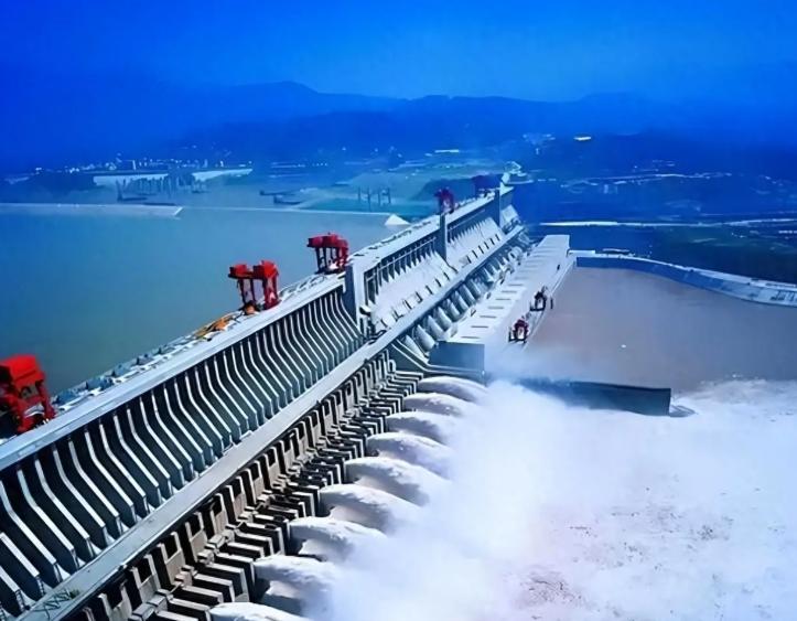 日本专家突然发出警告！三峡大坝真成中国最大软肋？一旦出现极端风险，背后影响可能远
