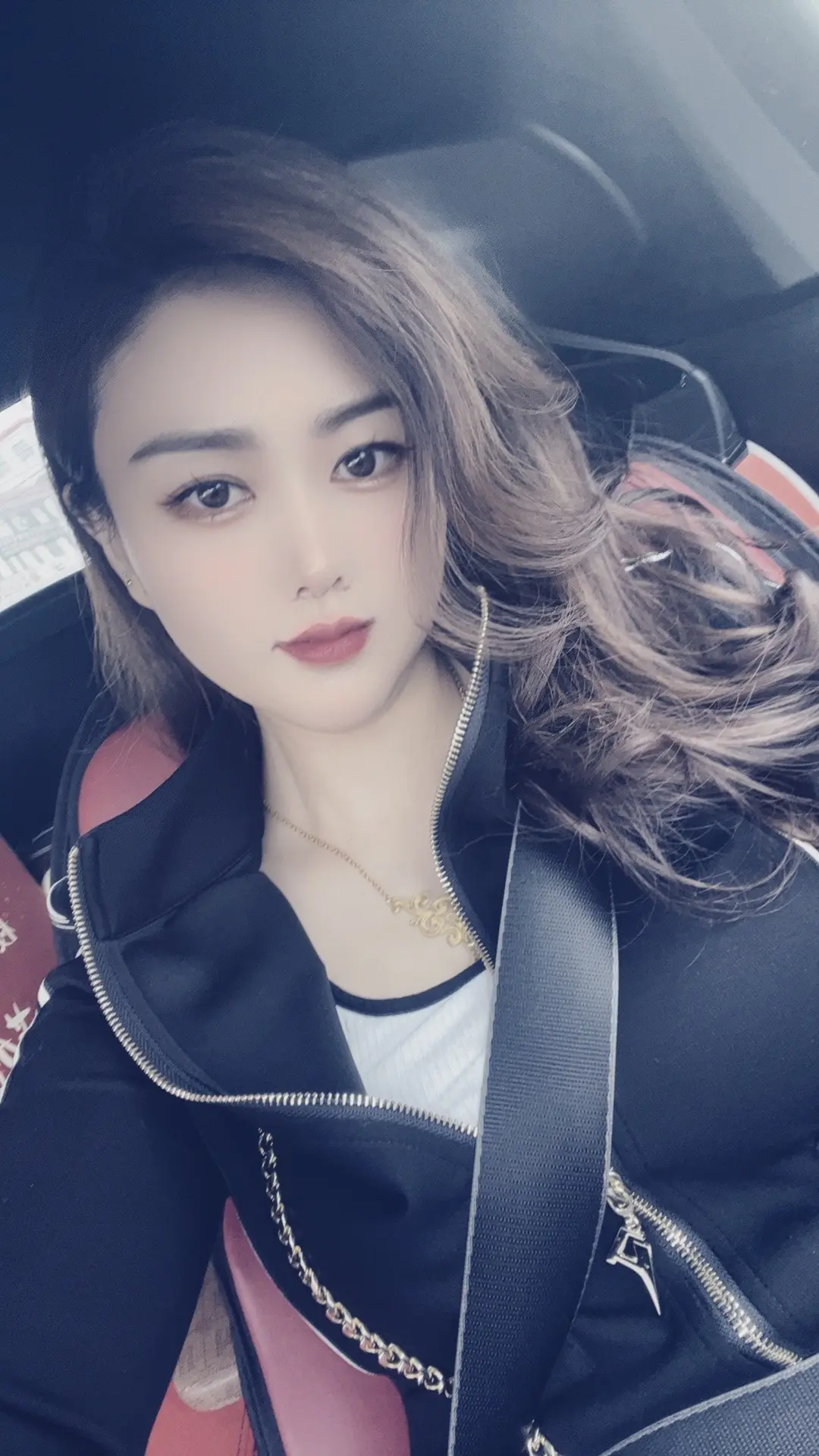 所谓生活一半惊喜一半遗憾 单身女人