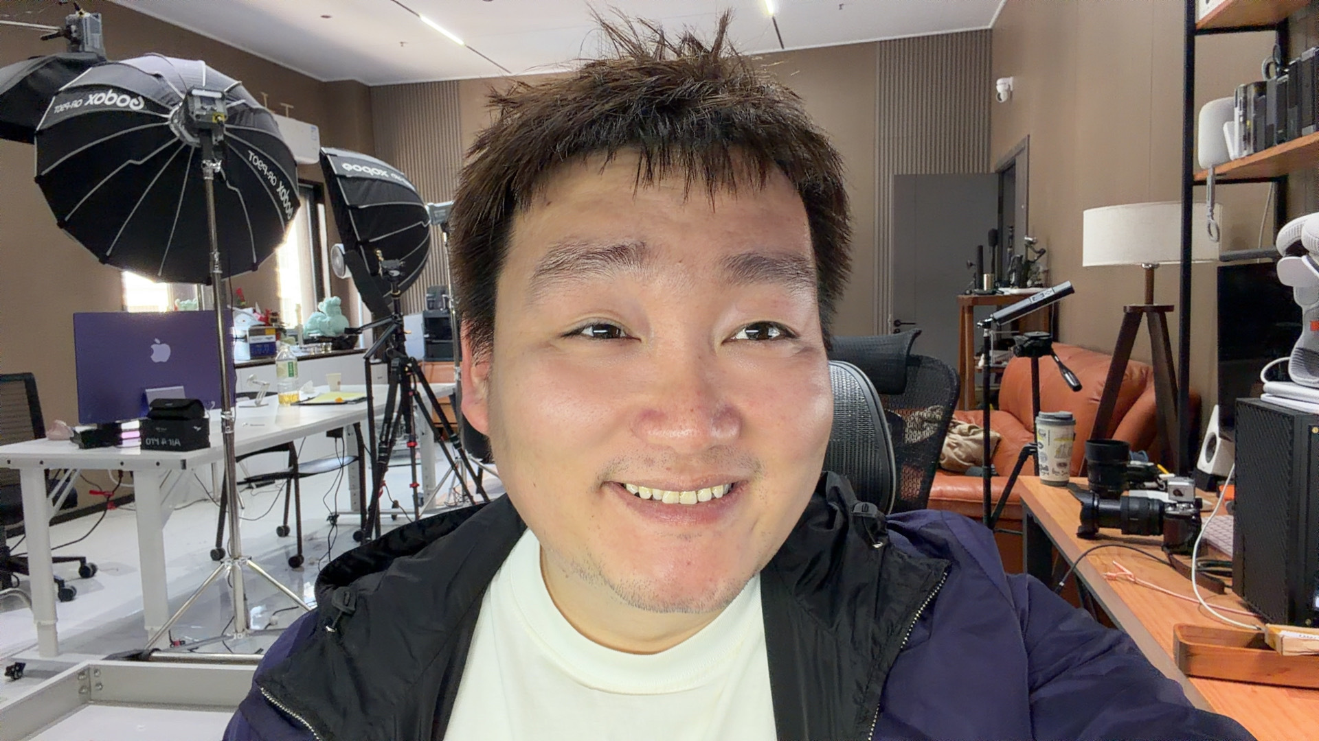 今天整个公司订单大爆了，我负责的Mac部分也嘎嘎高。赚钱了，兄弟们，周六也得干！