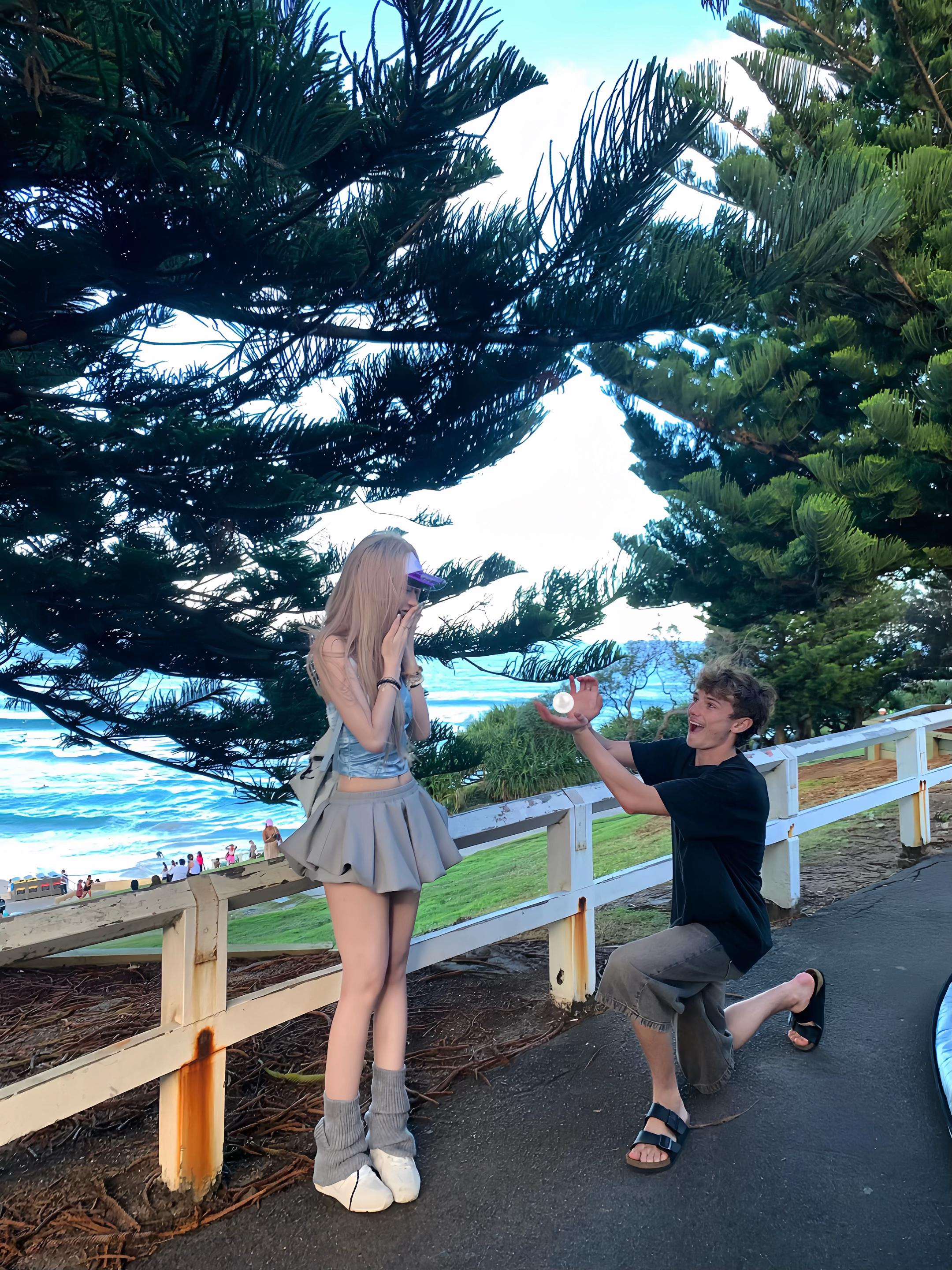 声音像小八(路人突然闯入)