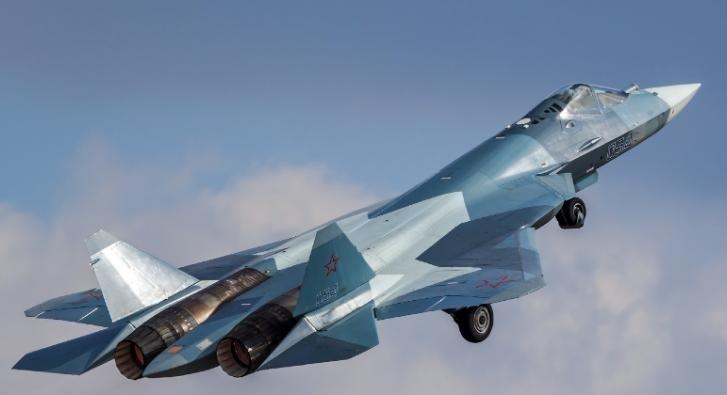 作为老军迷，看到“一月交付 20 多架苏 -57、前线集结 30 架”这消息，我