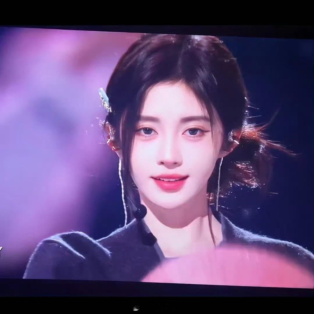 向全世界安利我担鞠婧祎掌管大屏的神🥰 