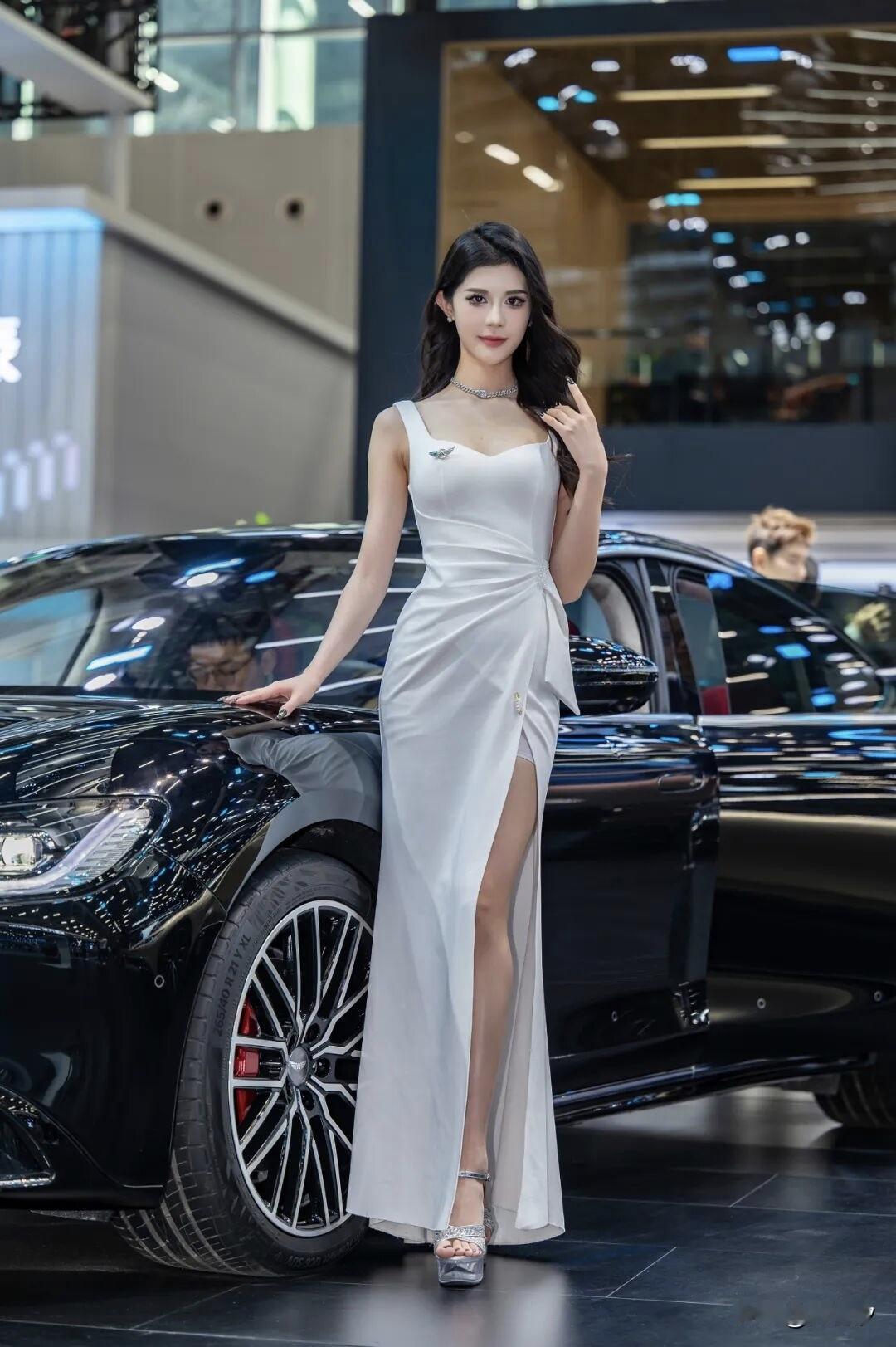 马斯克居然喊出“金钱将无意义”，黄仁勋当场惊掉下巴！

而第二十三届广州车展直接