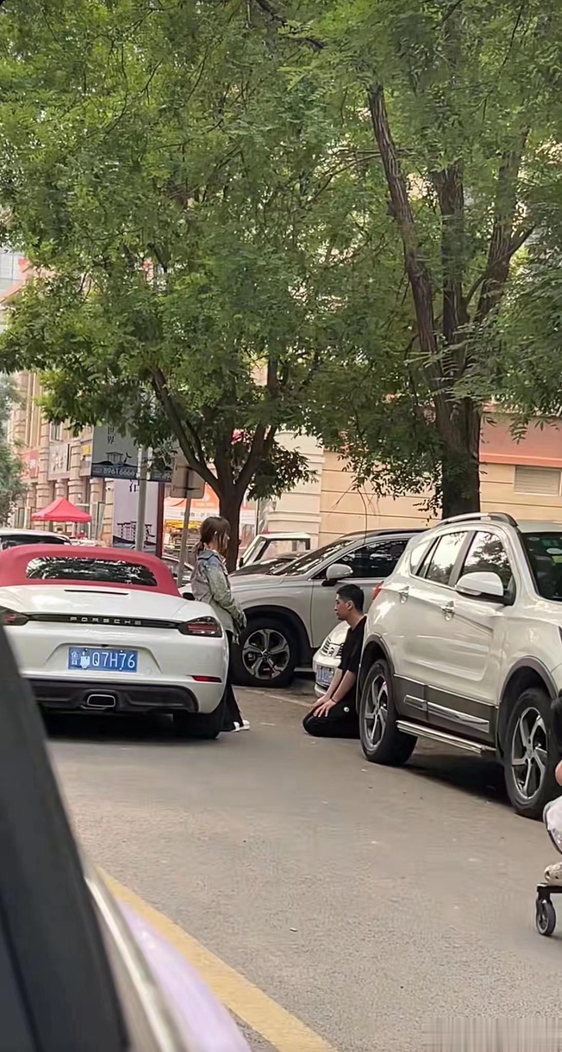 给718 Boxster小姐姐跪下[衰]不值得呀中国男子气究竟在哪里[抓狂]#保