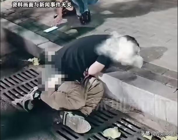 一男子潜入酒吧，盯着喝醉了的顾客，趁他们不注意，将受害者带到宾馆里开房，或者直接