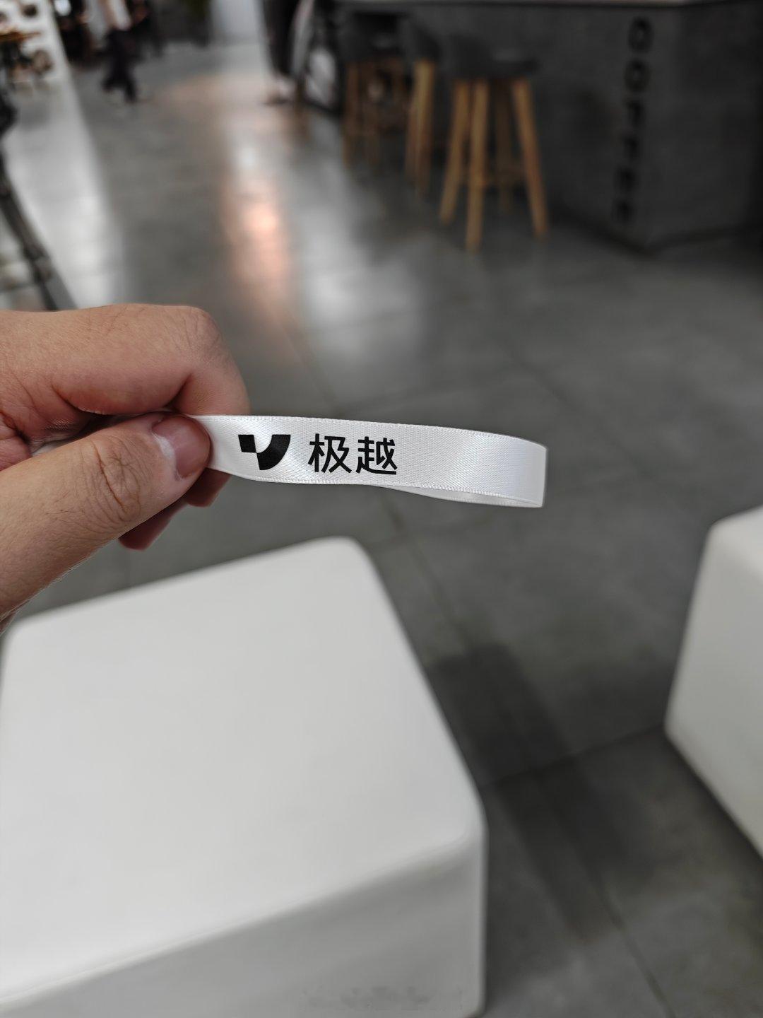来拍一辆我认为今年最美的车！一会儿就能见到实车了~期待[笑而不语][笑而不语]#