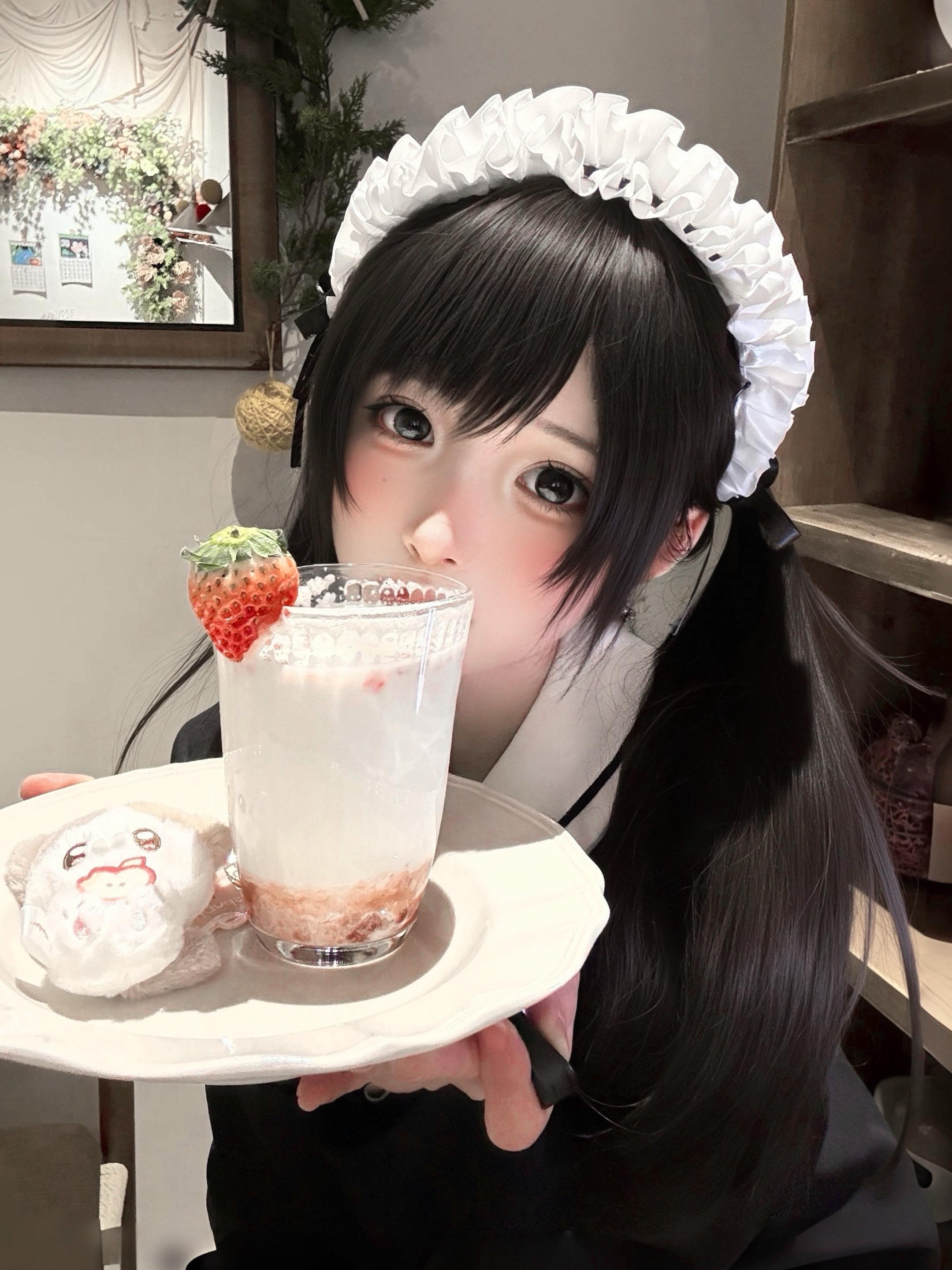 我的存在就是为了接住你的眼泪。