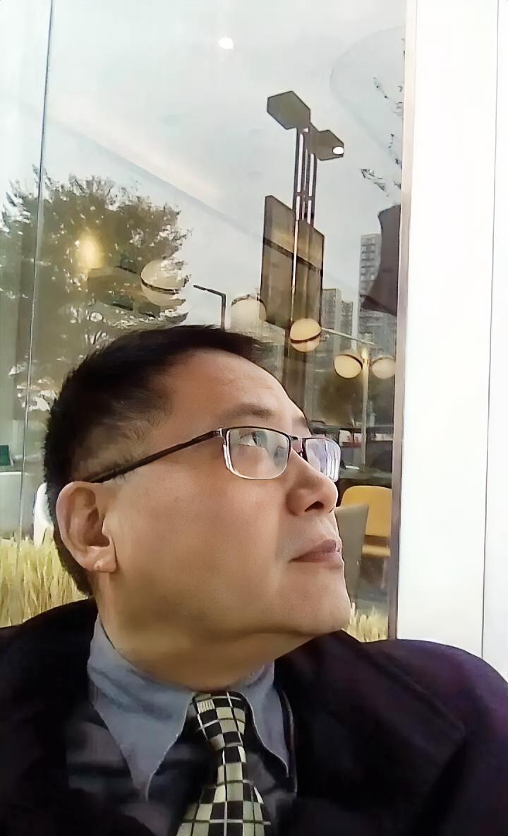 很多人都说老王92年去深圳那么早，不在深圳待，如果在深圳退休，那一个月养老金都有