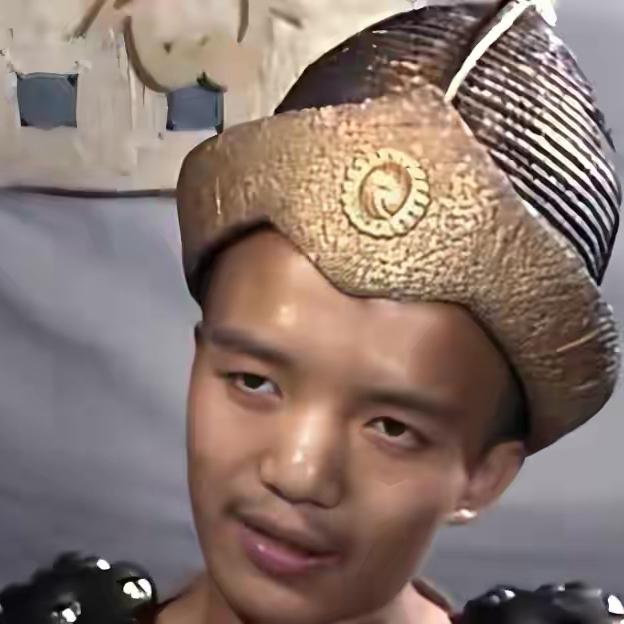 张奎击杀土行孙，邓婵玉抚尸痛哭，杨戬见她从土行孙怀中取走东西
 
西岐军营的火把