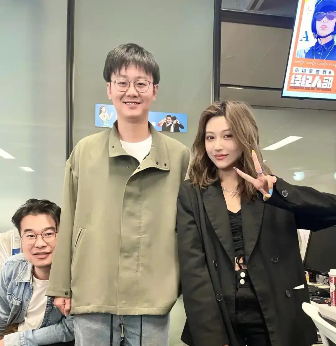 陶白白前妻称如果为了钱就不会离婚离个婚都可以拍成连续剧了，天天热搜，但陶白白凉了