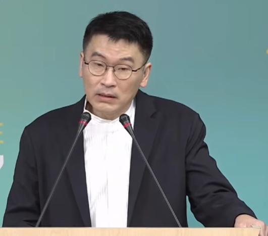 很好，梁文杰现在越来越力不从心了。当记者问如何看待郑丽文说全世界都知道只有一个中