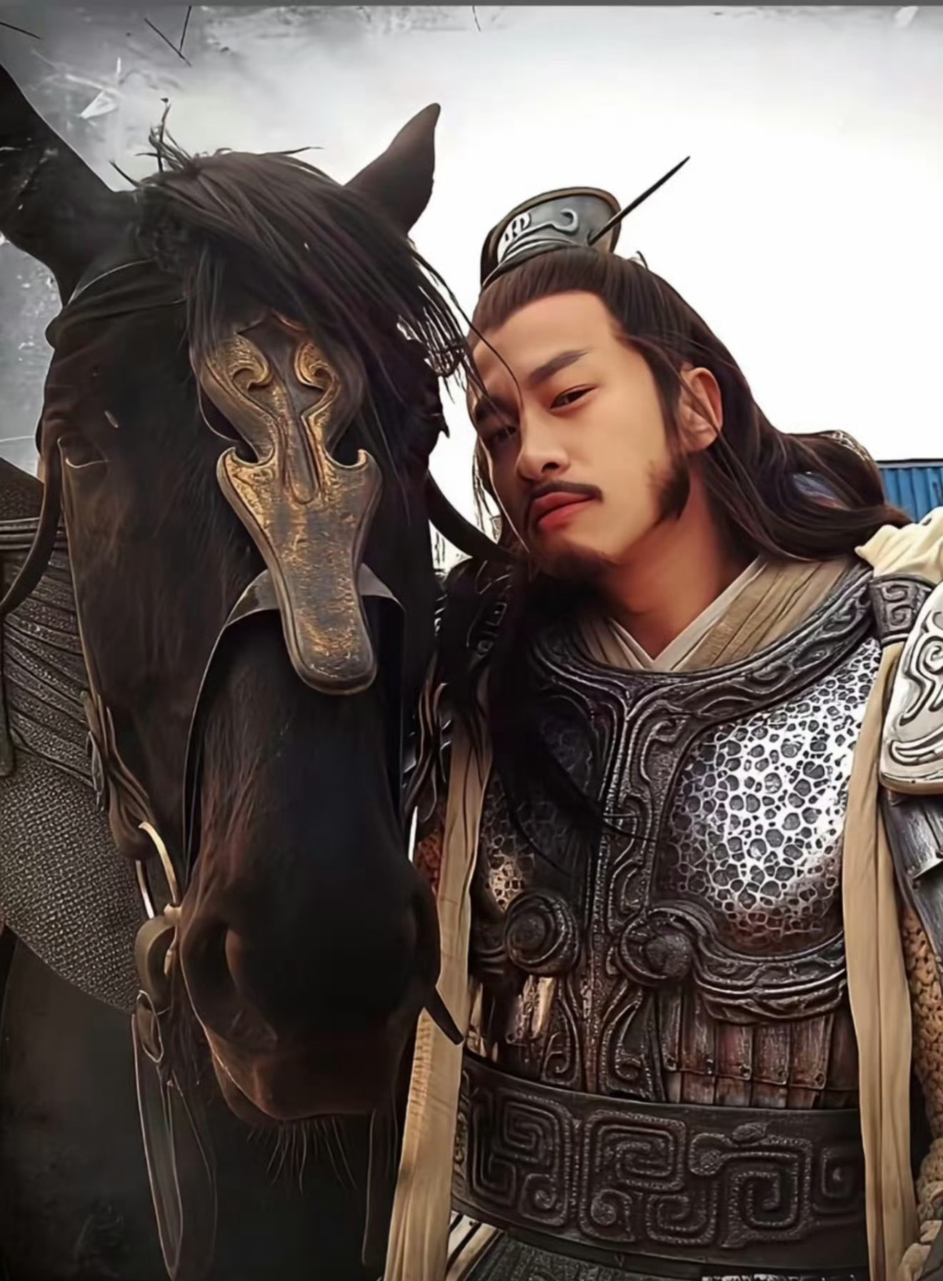 逐玉之后何润东接了六个商务，都是京东支付宝王者荣耀这样的国民商务。都说了好演员到