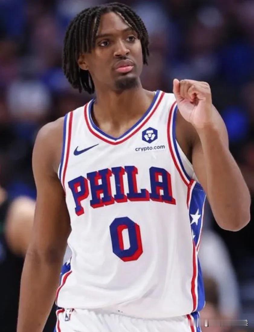 泰瑞斯·马克西已经达到了 65 场比赛的标准。

马克西现在有资格获得季后赛荣誉