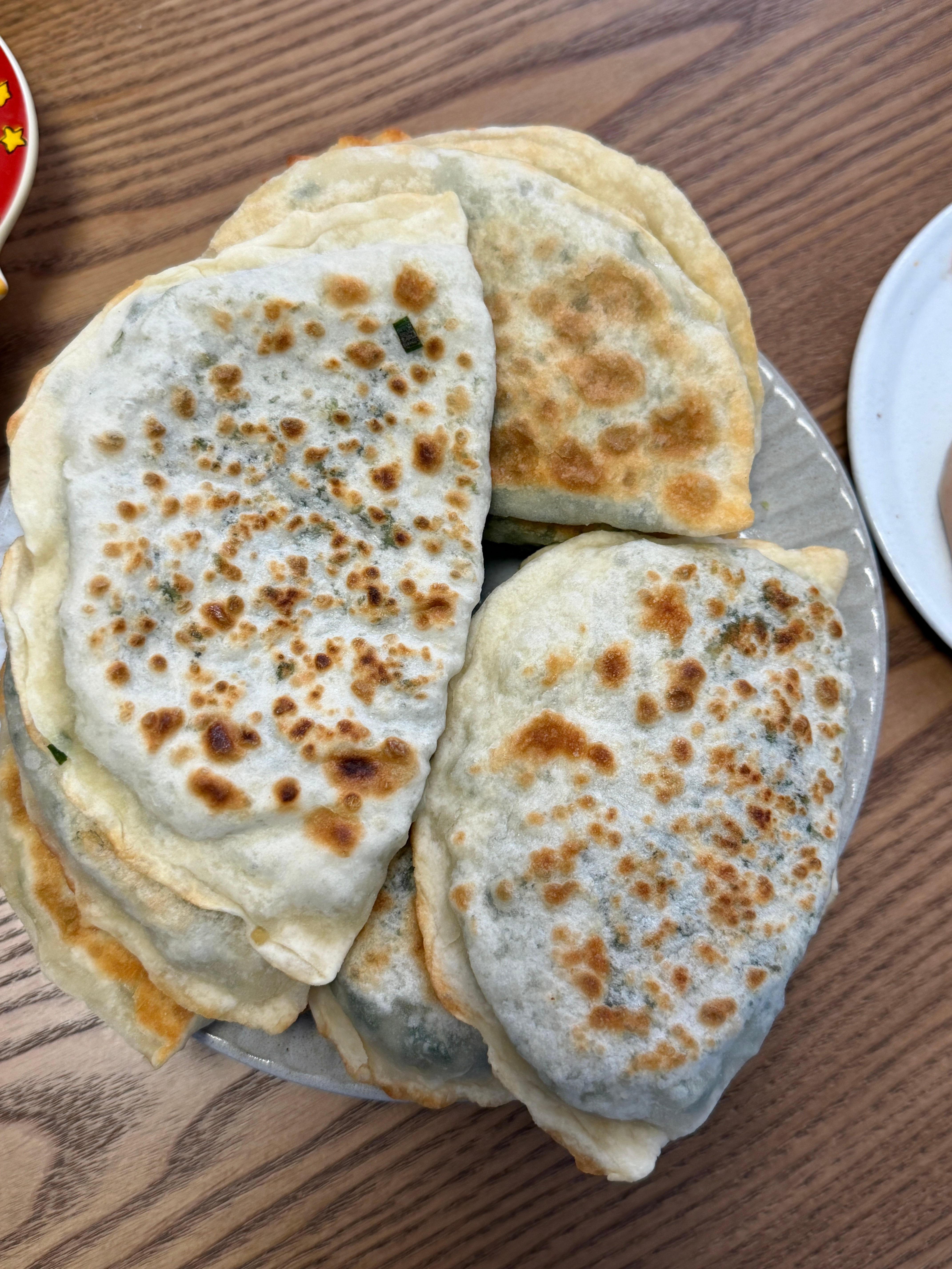 没扛住，吃了3个。到睡前整个家里都还是这个香味，真是要死了，世界上好吃的怎么就那
