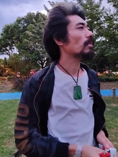 阿四在香港出事的时候，是被我最好的兄弟出卖了，要不然我不会有今天，出卖了之后还有