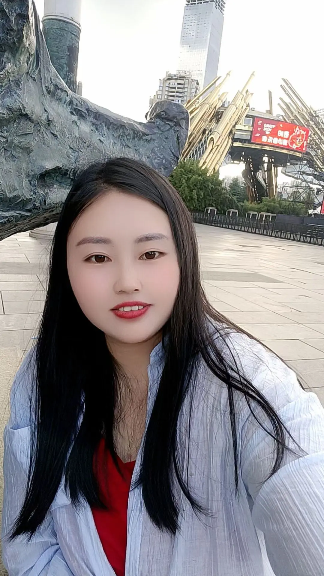 撑过来的日子只有自己知道，回不去的路比谁都清楚，无奈心酸千言万语都道不...