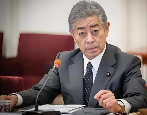 日本外相终于就台湾问题“摊牌”，可这张牌打得比想象中更滑头！不提“一个中国”，不
