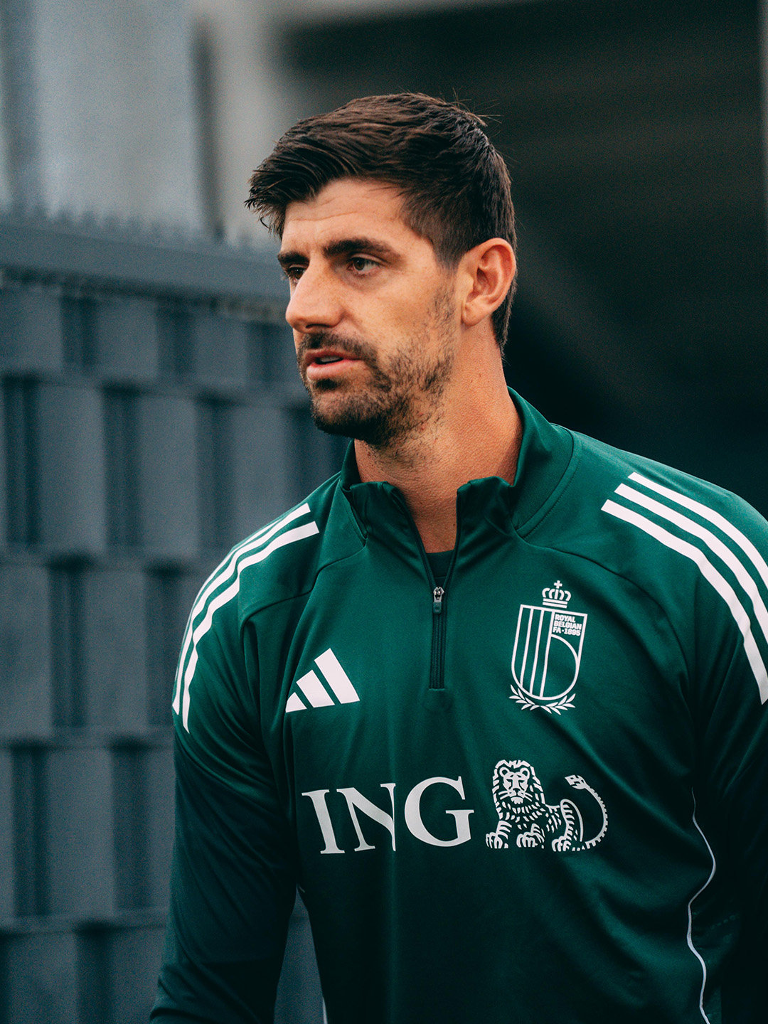 比利时国家队官方：库尔图瓦今天下午接受了足协医疗团队的体检，他将缺席即将到来的国