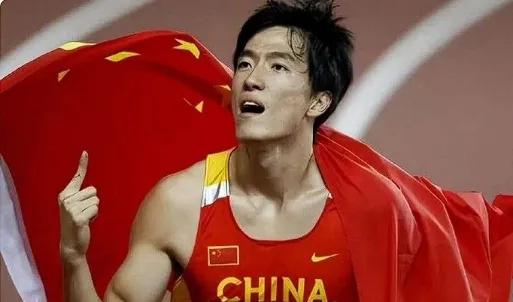 炸锅！退役十年突然被安置，刘翔公开硬刚上海体育局
  太讽刺！为国拿遍荣誉的飞人