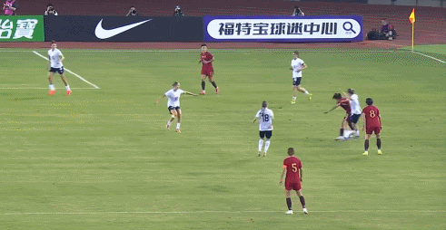 王霜打入世界波6月3日晚，中国女足在武汉五环体育中心与来访的俄罗斯女足进行了一场