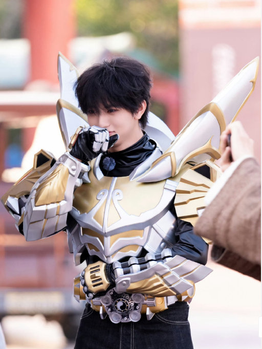 穆祉丞出了楼什么话都敢说周五晚高疯 “我不怕，我不怕这些～还是喜欢游乐园！”坐跳