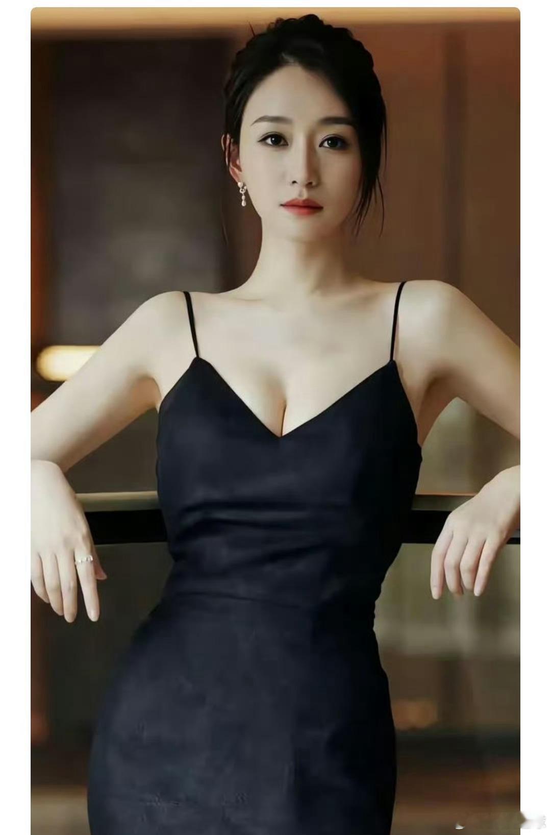 李小冉每次公演都有惊喜，实力肉眼可见在进步，养成系之光！李小冉 养成系乘风202