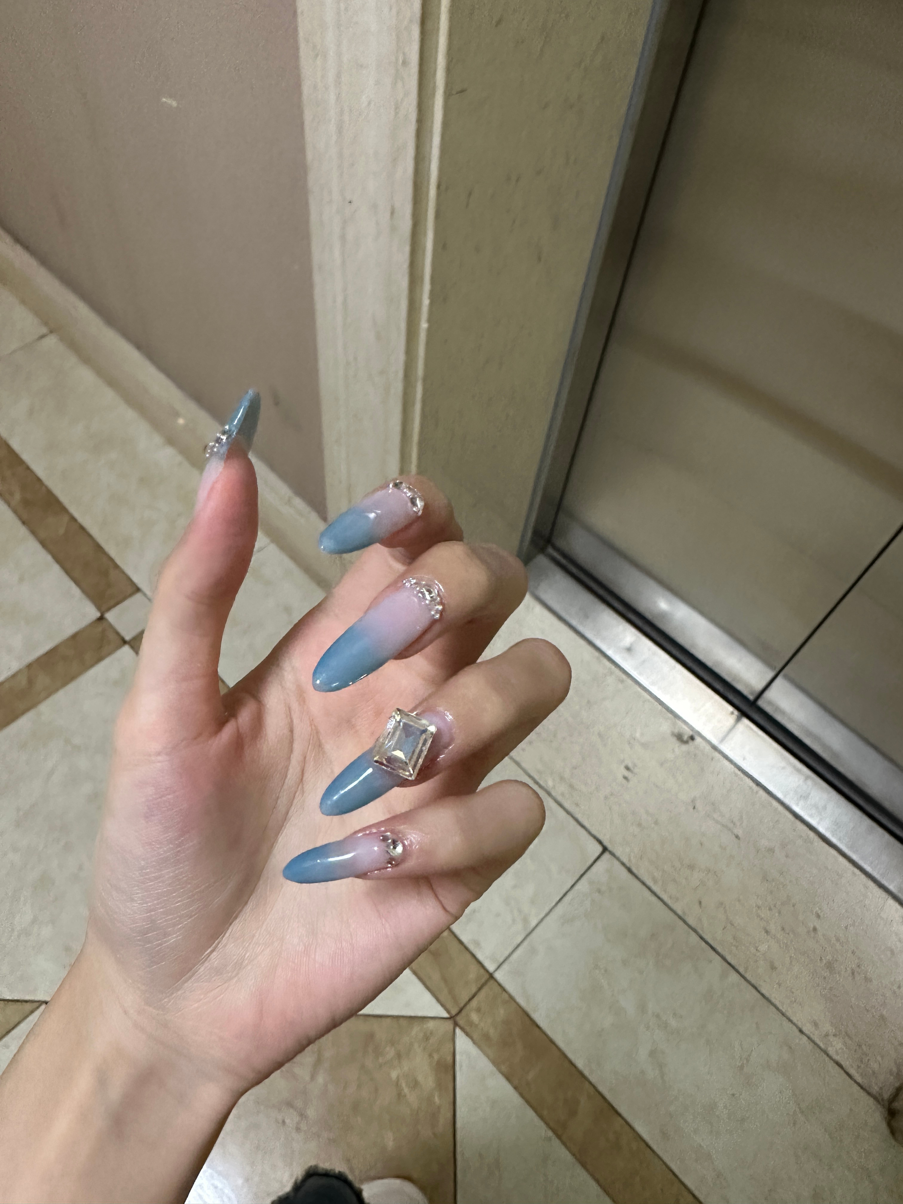 来啦来啦直播你们要的美甲图 ​​​