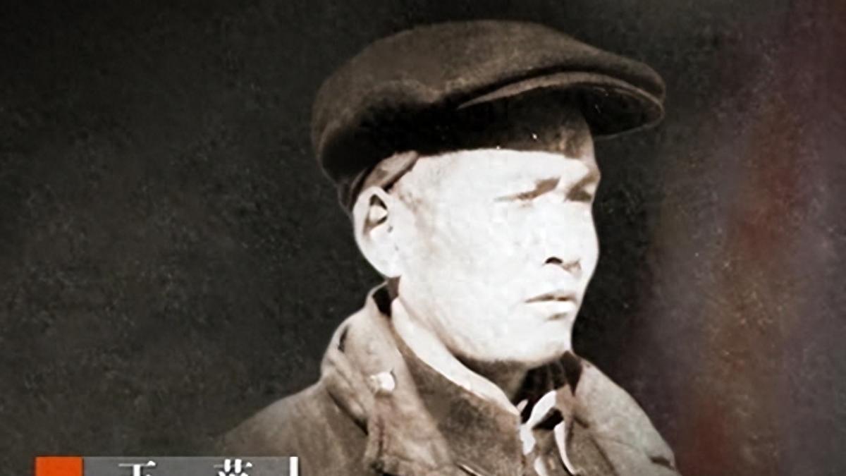 他曾负责护送毛主席赴京，1958年却被连降十级，毛主席得知后表示：我要亲自干预此