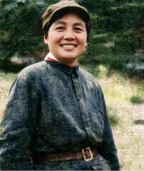 “她是被冤枉的！””1979年的八宝山，一位身经百战的元帅在张琴秋追悼会上泣不成